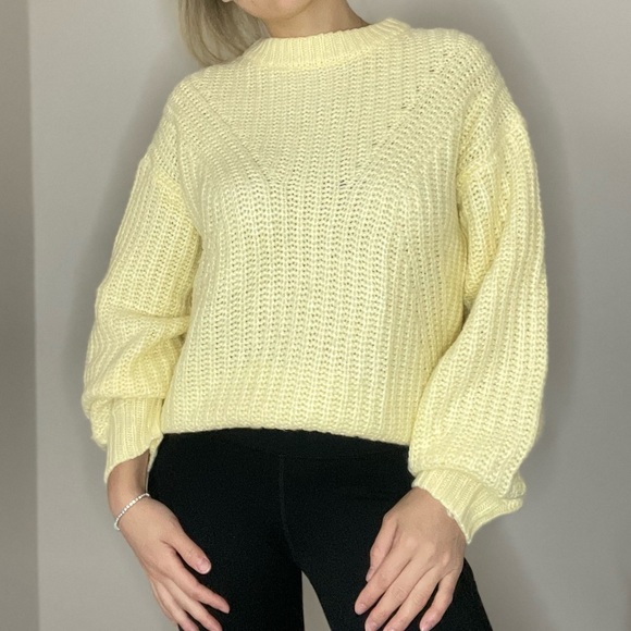 Yellow knit sweater - Picture 2 of 5